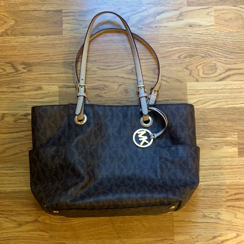 Michael Kors Logo Shoulder Bag